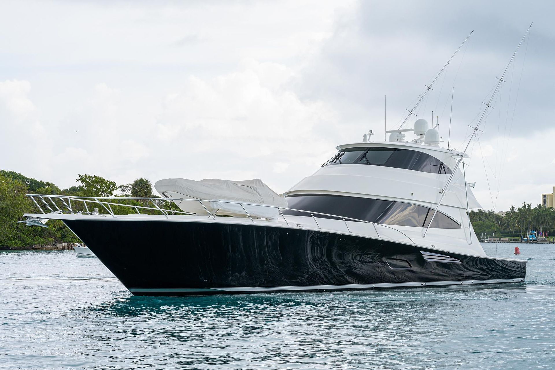 SET IN MY WAVES yacht for sale (Viking, 24.38m, 2017)